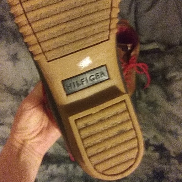 Tommy Hilfiger Size 9 leather duck boots - Picture 3 of 3